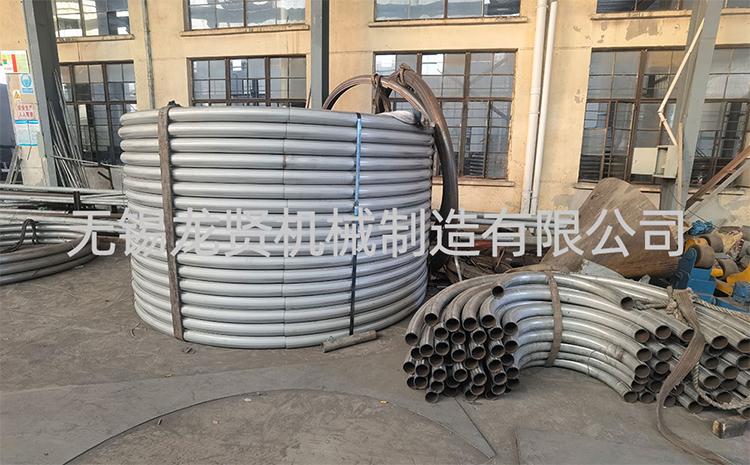 封頭上的半管該怎么確定連接處弧度呢？